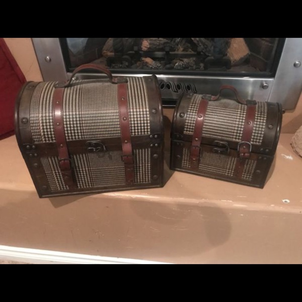 2 Decorative Wooden Luggage Trunks